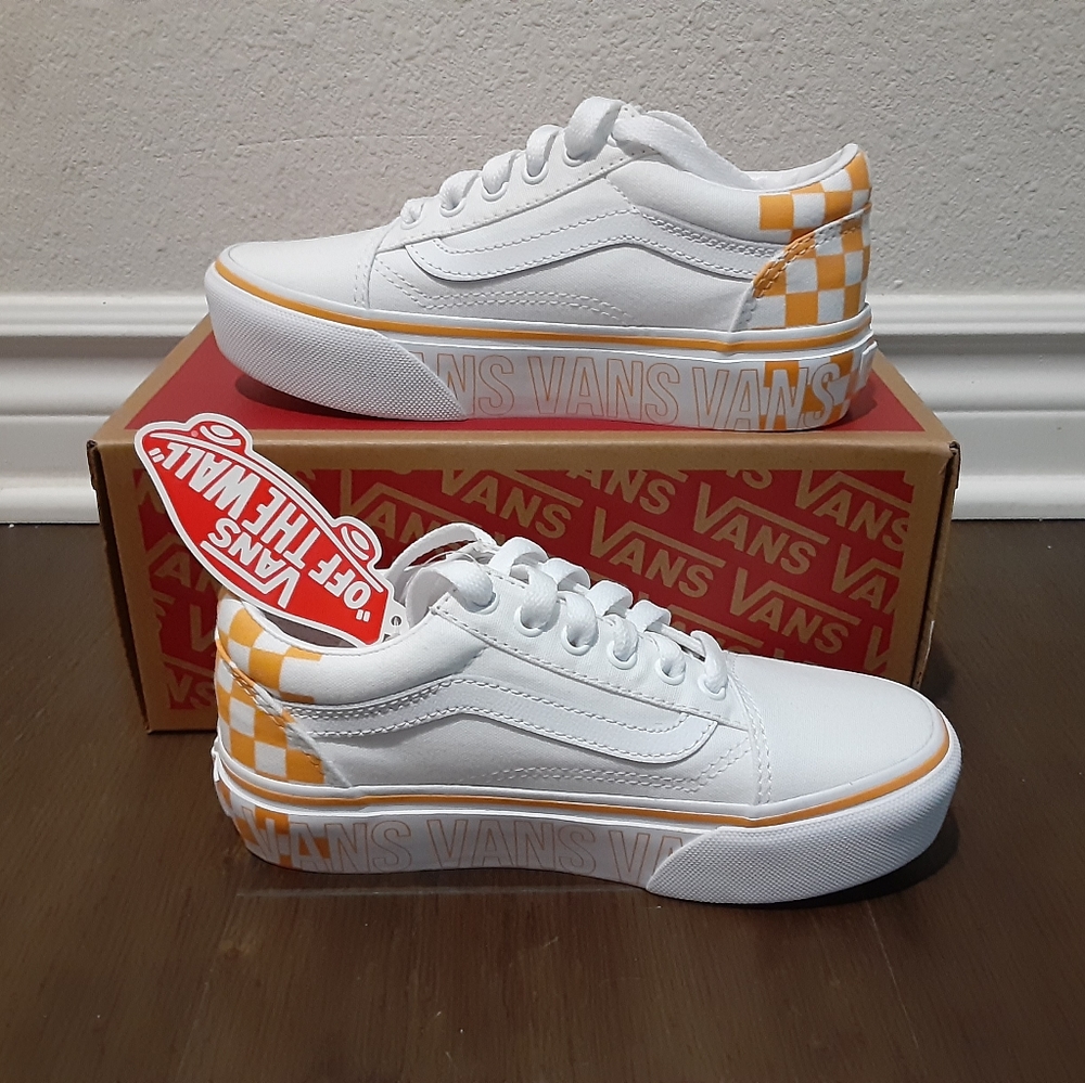Vans - Picture 3 of 4
